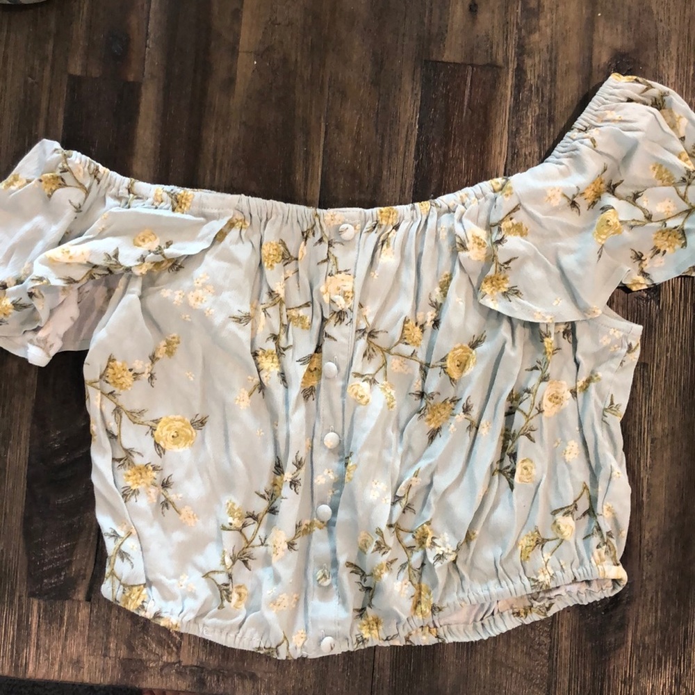 Summery off the shoulder, crop top